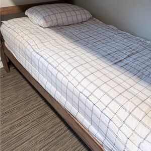 Beddys “Aiden” twin bedding set.  Zip on-zip off.